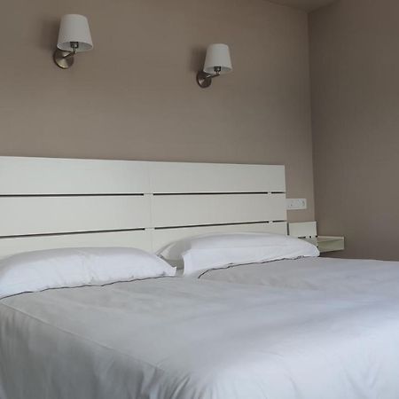 Hotel Roman Naveces Екстериор снимка